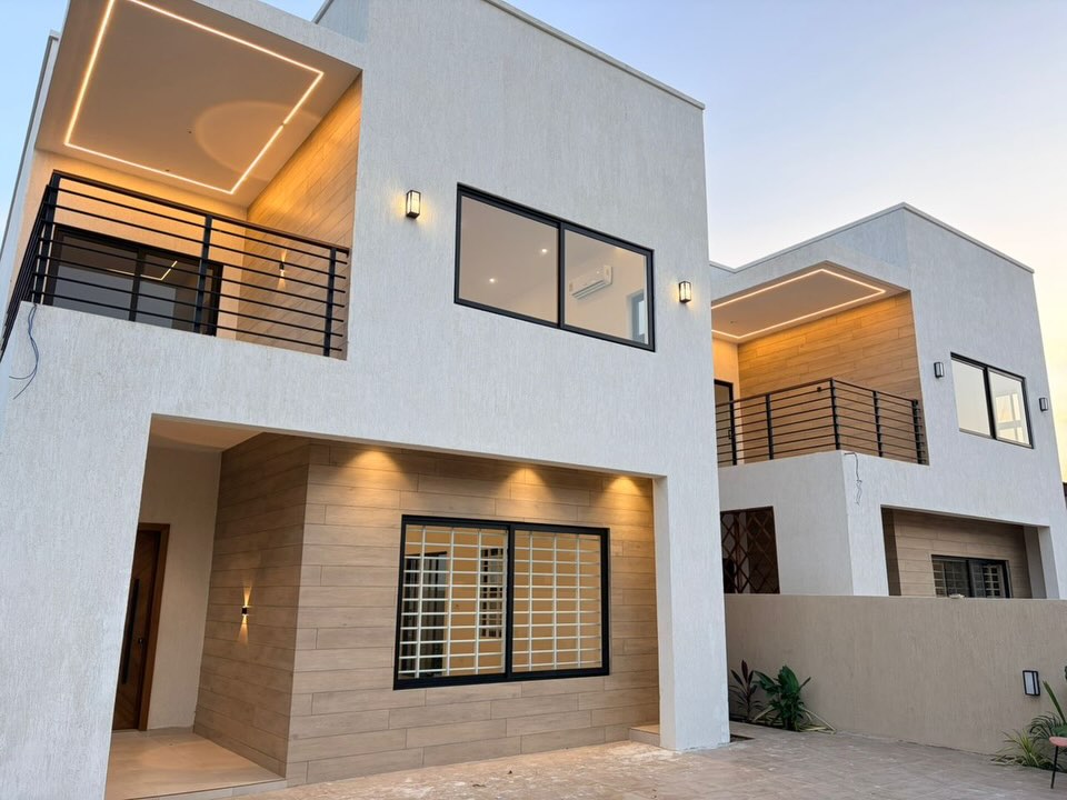 4-bedroom house with greenery in Spintex
